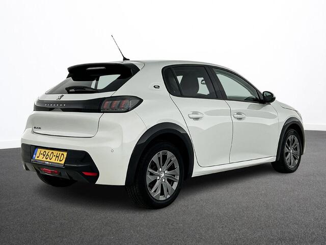 Peugeot e-208 EV Allure 50 kWh Navigatie Apple Carplay / Android Auto Camera Parkeersensoren Cruise Control Virtual Cockpit Climate Control
