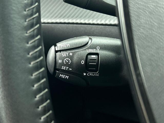 Peugeot e-208 EV Allure 50 kWh Navigatie Apple Carplay / Android Auto Camera Parkeersensoren Cruise Control Virtual Cockpit Climate Control