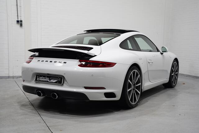 Porsche 911 3.0 Carrera S Schuifdak Bi-xenon Cruis Stoelverwarming en ventilatie 20" Velgen Bose surround memory DAB ontvangst parkeerpakket met camera