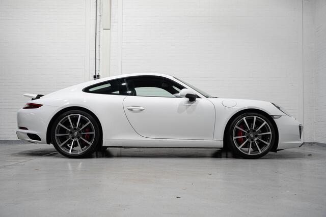 Porsche 911 3.0 Carrera S Schuifdak Bi-xenon Cruis Stoelverwarming en ventilatie 20" Velgen Bose surround memory DAB ontvangst parkeerpakket met camera