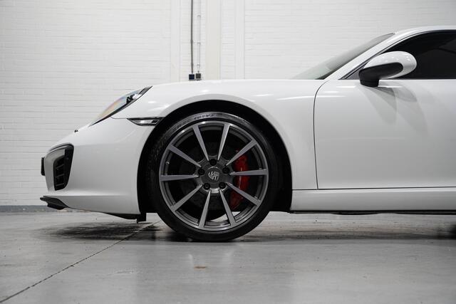 Porsche 911 3.0 Carrera S Schuifdak Bi-xenon Cruis Stoelverwarming en ventilatie 20" Velgen Bose surround memory DAB ontvangst parkeerpakket met camera