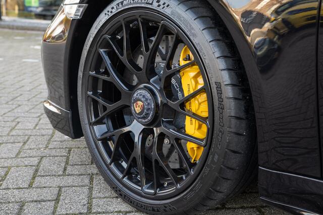 Porsche 911 3.8 Turbo S / PANODAK / ACC / LIFT