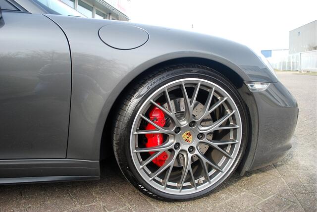 Porsche 911 3.0 Carrera 4S NL auto. Kilometerstand Nap!