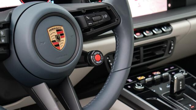 Porsche 911 992.2 3.0 Carrera Facelift | Stoelventilatie | BOSE Sound | Schuifdak | HD-Matrix | Sportuitlaat | 18-Voudig