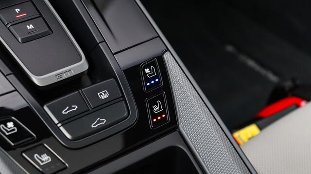 Porsche 911 992.2 3.0 Carrera Facelift | Stoelventilatie | BOSE Sound | Schuifdak | HD-Matrix | Sportuitlaat | 18-Voudig