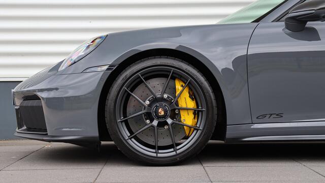 Porsche 911 Cabrio 992.2 Carrera 4 GTS SportDesign Carbon | Burmester | Lift | PCCB | Stoelventilatie | HD Matrix