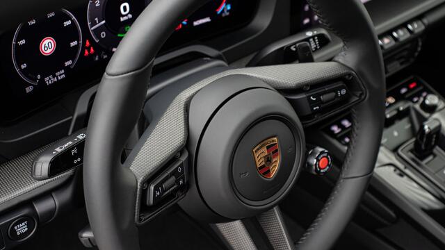 Porsche 911 Cabrio 992.2 Carrera 4 GTS SportDesign Carbon | Burmester | Lift | PCCB | Stoelventilatie | HD Matrix