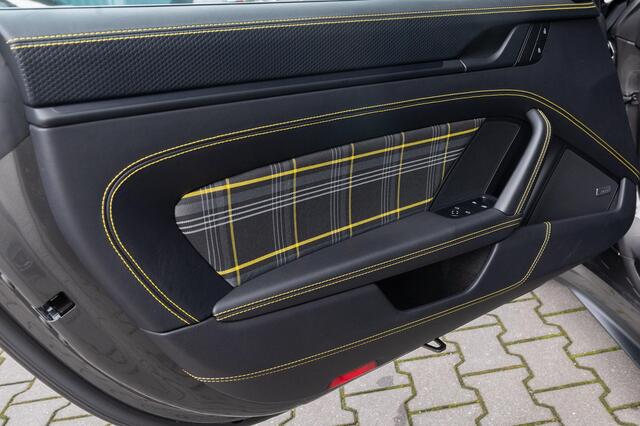 Porsche 911 4.0 GT3 Touring | PCCB | Noselift | manual gearbox Porsche 911 4.0 GT3 Touring | PCCB | Noselift | handgeschakeld