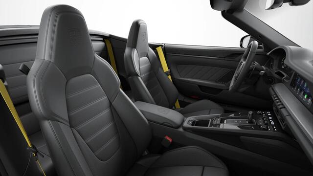 Porsche 911 992.2 T-Hybrid Carrera 4 GTS Cabriolet Keramisch 911 3.6 Carrera 4 GTS Stiksel Geel