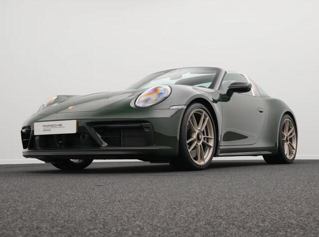 Porsche 911 Targa 4 GTS Sonderwunsch 1 of 1