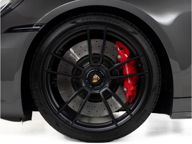 Porsche 911 Carrera GTS