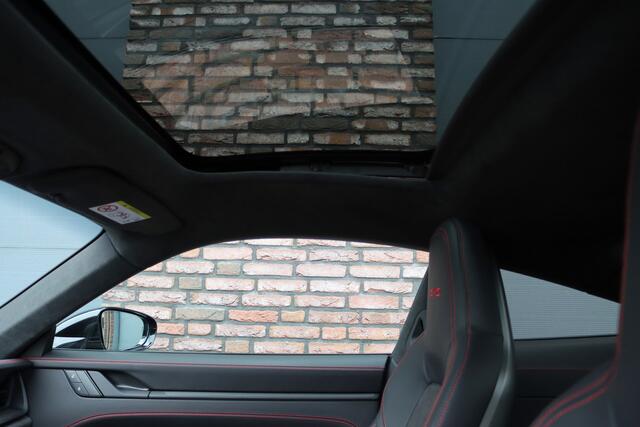 Porsche 911 3.0 Carrera GTS | Vierwielbesturing | Liftsysteem | PASM | Schuifdak | Carbon | Verwarmd GT-stuur | PDLS+ | Exclusive Design | Memory |