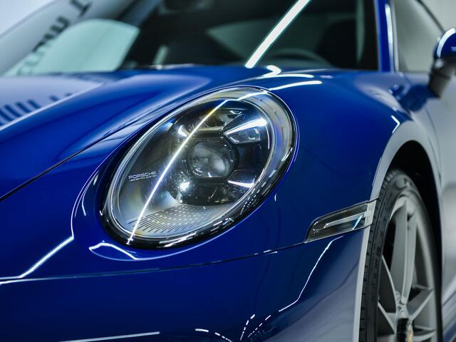 Porsche 911 Carrera GTS