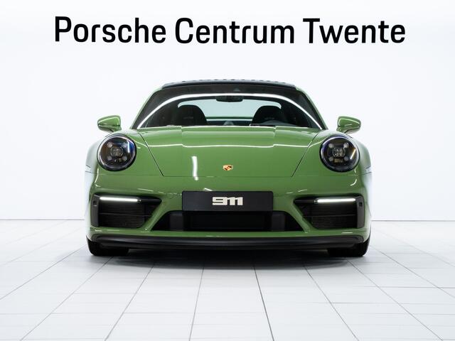 Porsche 911 Carrera GTS