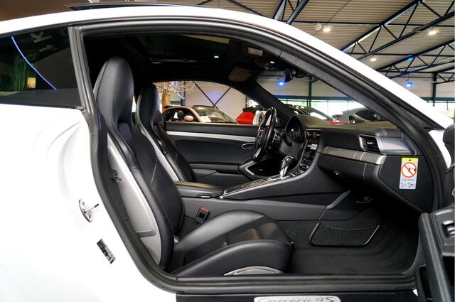 Porsche 911 3.0 Carrera 4S 309kW/420pk PDK7 SPORT CHRONO + PANORAMADAK + BOSE SOUND + PDLS+ LED DONKER + SPORTSTOELEN LEER + PASM + PCM NAVIGATIE + SPORTUITLAAT + STOELVERWARMING + CAMERA + CRUISE CONTROL + PARKSENSOREN + 20" LM-VELGEN!!