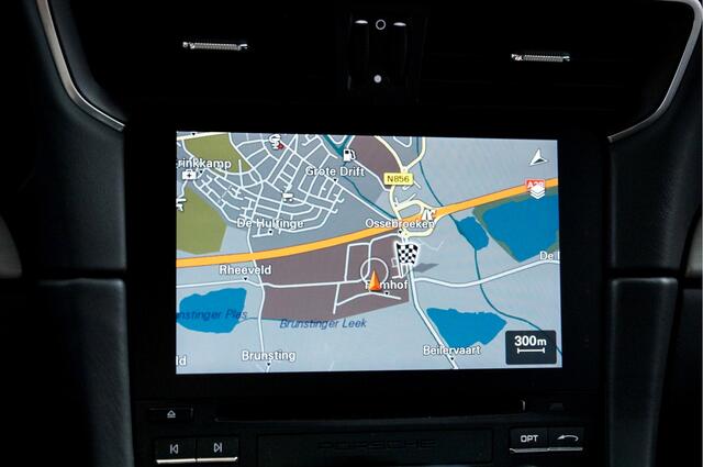 Porsche 911 3.0 Carrera 4S 309kW/420pk PDK7 SPORT CHRONO + PANORAMADAK + BOSE SOUND + PDLS+ LED DONKER + SPORTSTOELEN LEER + PASM + PCM NAVIGATIE + SPORTUITLAAT + STOELVERWARMING + CAMERA + CRUISE CONTROL + PARKSENSOREN + 20" LM-VELGEN!!