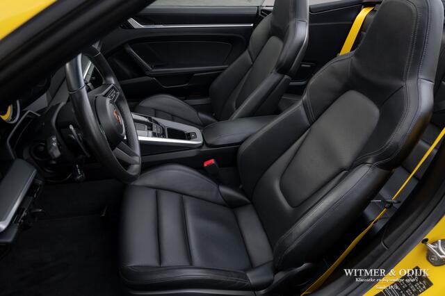 Porsche 911 Cabrio 3.0 Carrera 4 S Racing Yellow