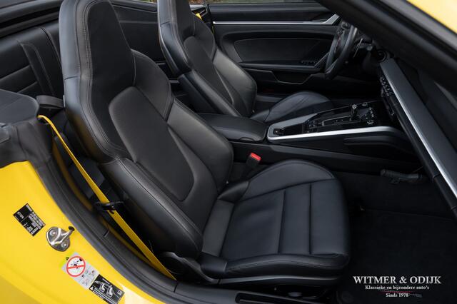 Porsche 911 Cabrio 3.0 Carrera 4 S Racing Yellow
