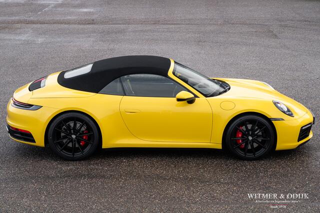 Porsche 911 Cabrio 3.0 Carrera 4 S Racing Yellow