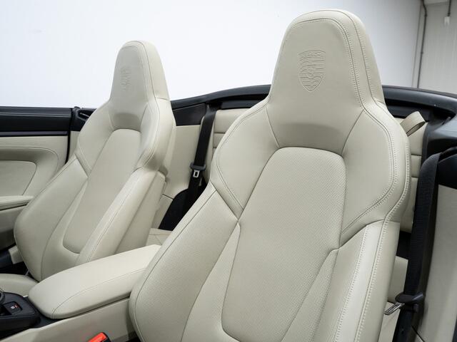 Porsche 911 Carrera GTS Cabriolet