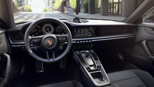 Porsche 911 Carrera 4 GTS