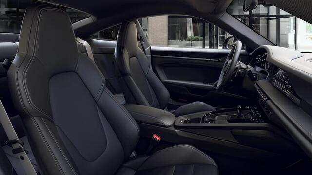 Porsche 911 Carrera 4 GTS