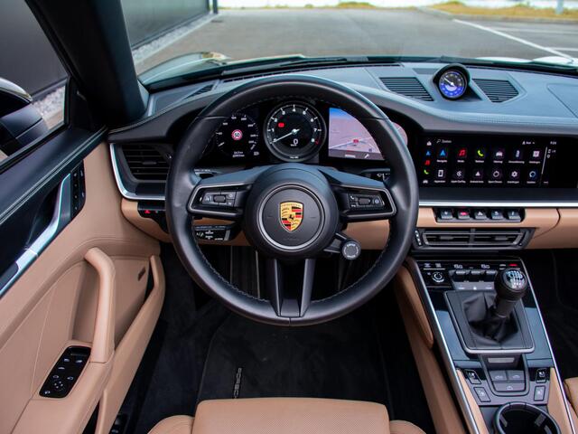 Porsche 911 Cabrio 3.0 Carrera S |Front lift | Achteras sturing | Matrix LED | BOSE Sound | Stoelverwarming + Koeling | Sport Chrono |