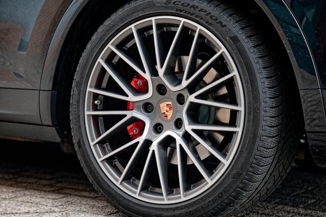 Porsche CAYENNE 3.0 E-Hybrid Luchtvering, Panoramadak, 21" LM velgen, enz