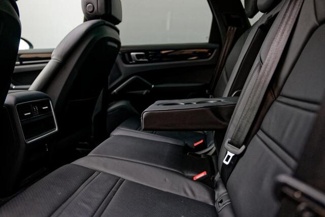 Porsche CAYENNE 3.0 E-Hybrid Luchtvering, Panoramadak, 21" LM velgen, enz