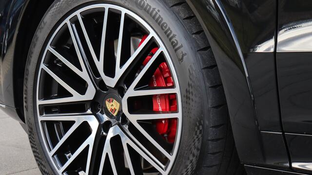 Porsche CAYENNE 3.0 S E-Hybrid SportDesign | InnoDrive | Head-up | Panoramadak | Soft-Close | BOSE Sound | Achterasbesturing