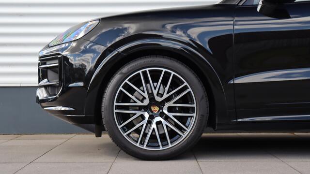 Porsche CAYENNE 3.0 E-Hybrid SportDesign | BOSE Sound | Achterasbesturing | HD Matrix | PPF | Trekhaak | Surround View