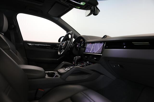 Porsche CAYENNE 3.0 E-Hybrid | Nachtzicht assistent | Sportdesign | Bose | Matrix | 22'' | Softclose