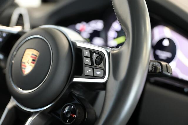 Porsche CAYENNE 3.0 E-Hybrid | Nachtzicht assistent | Sportdesign | Bose | Matrix | 22'' | Softclose