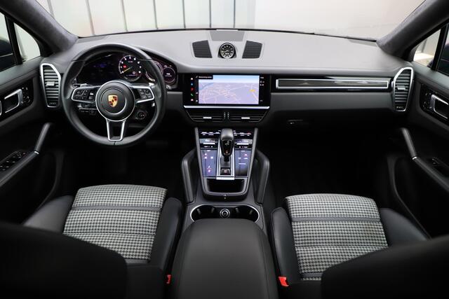 Porsche CAYENNE Coupé 3.0 E-Hybrid Aut8 | 463PK | Sport-design | Achterasbesturing | Luchtvering | Matrix-led | Bose | Sport-chrono | Sfeerverlichting | Memory | 2022.