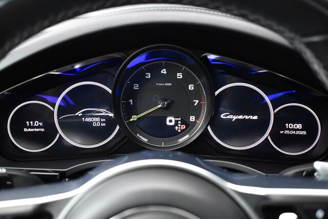 Porsche CAYENNE Coupé 3.0 E-Hybrid 462pk | Panoramadak | Sport Chrono | Achterasbesturing | 21'' Velgen | Leder Dashbord | Orig. NL |