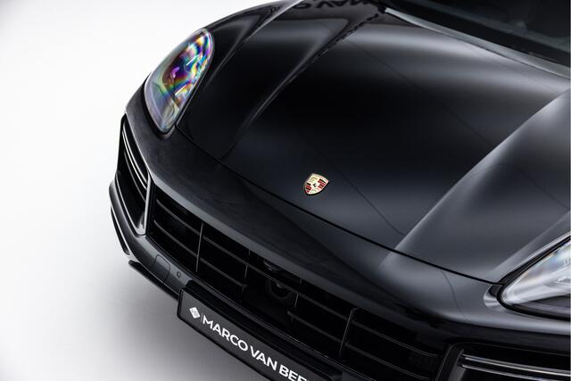 Porsche CAYENNE 4.0 Turbo | Pano | 4W Sturing | 22" GT | Burmester | Carbon