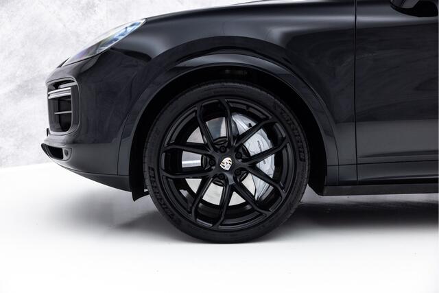 Porsche CAYENNE 4.0 Turbo | Pano | 4W Sturing | 22" GT | Burmester | Carbon