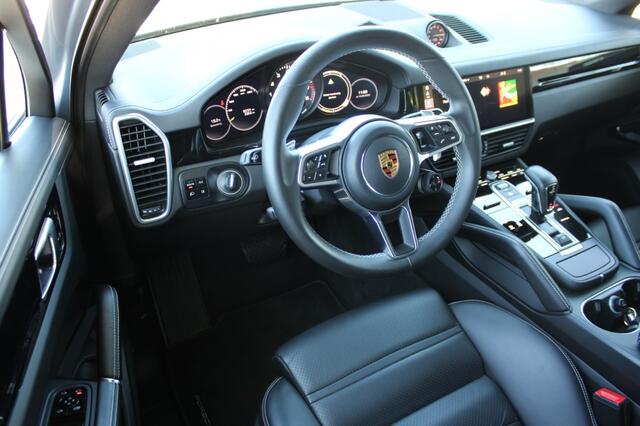 Porsche CAYENNE 3.0 E-Hybrid | Sport Chrono | Matrix-Led | 360 | Org NL