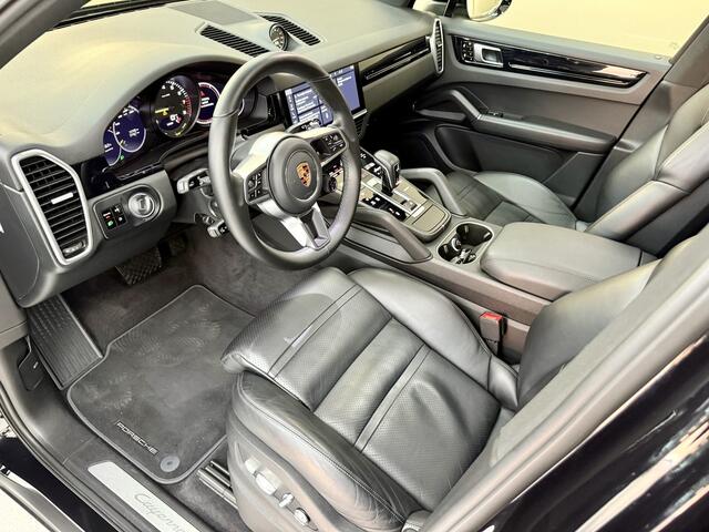 Porsche CAYENNE 3.0 E-Hybrid, 463Pk, 2021, 2de eigenaar, Dealer onderhouden, Panoramadak, Volledig leder, 18 voudig verstelbare stoelen, 360" camera, Sport chrono, Stoelverwarming, Apple carplay, Blind spot, Adaptieve cruise control,