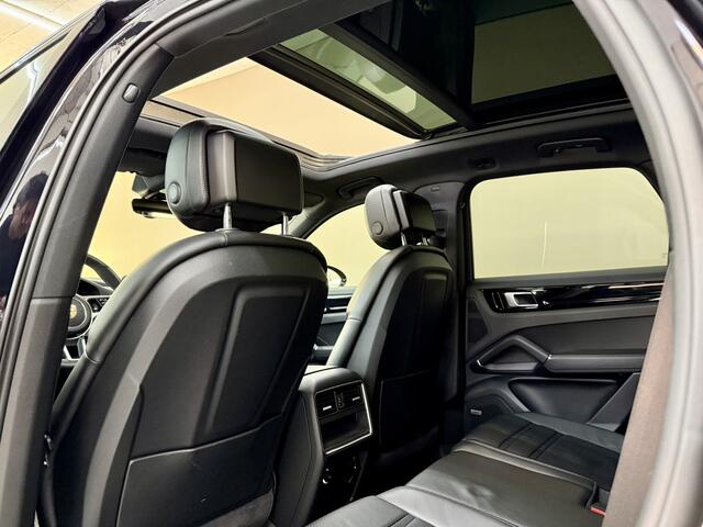 Porsche CAYENNE 3.0 E-Hybrid, 463Pk, 2021, 2de eigenaar, Dealer onderhouden, Panoramadak, Volledig leder, 18 voudig verstelbare stoelen, 360" camera, Sport chrono, Stoelverwarming, Apple carplay, Blind spot, Adaptieve cruise control,