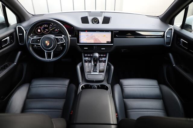 Porsche CAYENNE 3.0 E-Hybrid | 462PK | Pano | Adaptief-onderstel | Memory | Bose | Matrix-led | Sport-chrono | Stoelverwarming | 2020.