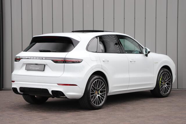 Porsche CAYENNE 3.0 E-Hybrid | 462PK | Pano | Adaptief-onderstel | Memory | Bose | Matrix-led | Sport-chrono | Stoelverwarming | 2020.