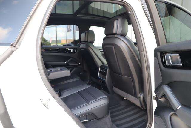 Porsche CAYENNE 3.0 E-Hybrid | 462PK | Pano | Adaptief-onderstel | Memory | Bose | Matrix-led | Sport-chrono | Stoelverwarming | 2020.
