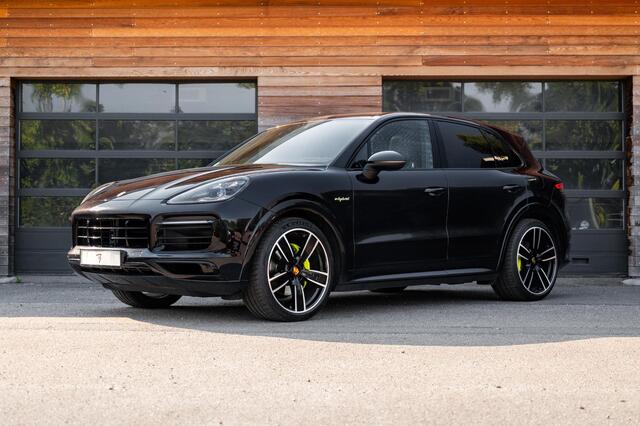 Porsche CAYENNE 3.0 E-Hybrid SportDesign | 22inch | StoelClimate | BOSE | SportUitl