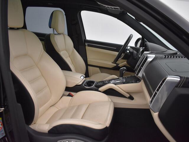 Porsche CAYENNE 3.0 S E-HYBRID 416 PK + ADAPTIVE CRUISE | PANORAMA | 360 CAMERA | LUCHTVERING | APPLE CARPLAY | BOSE