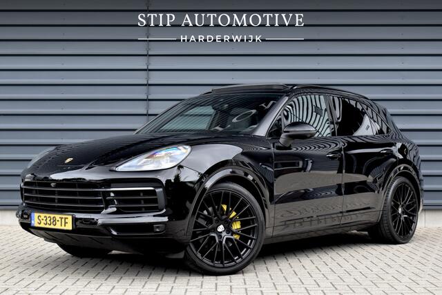 Porsche CAYENNE 3.0 E-Hybrid 462pk | Panoramadak | 22'' Velgen | Matrix PDLS+ | Massage Stoelen | Trekhaak wegklapbaar | Bose |