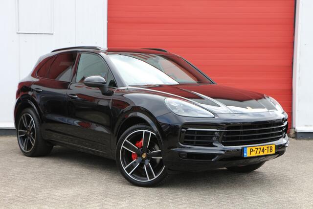 Porsche CAYENNE 3.0 340pk Trekhaak | All black | 22 inch