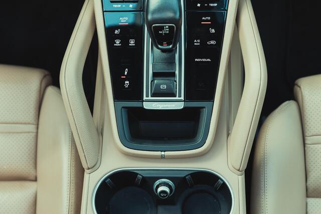 Porsche CAYENNE 3.0 E-Hybrid Platinum Edition