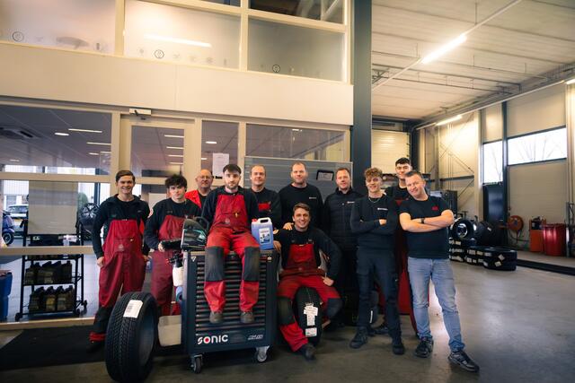 Porsche CAYENNE 3.0 V6 340 pk / Lucht-Vering/ Pano-Dak/ Keyless/ 360-Camera/ Leder/ Sport-Stoelen/ Stoel.Verw/ Led-Koplamp/ 20'' LMV