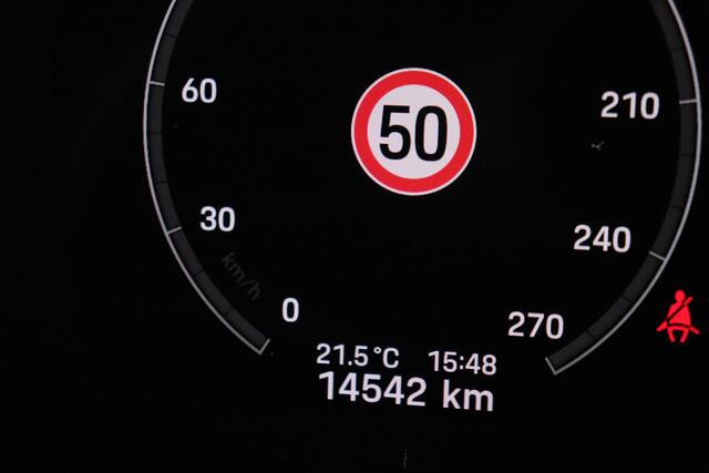 Porsche CAYENNE Coupé 3.0 E-Hybrid SPORTCHRONO | PANO | TREKHAAK | LUCHTVERING | LEDER | SOFT-CLOSE|